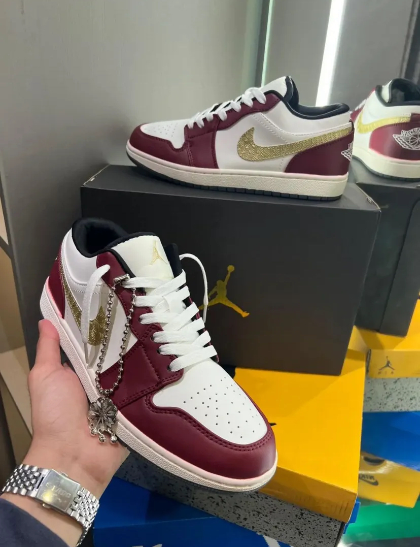 Air Jordan 1 Low SE