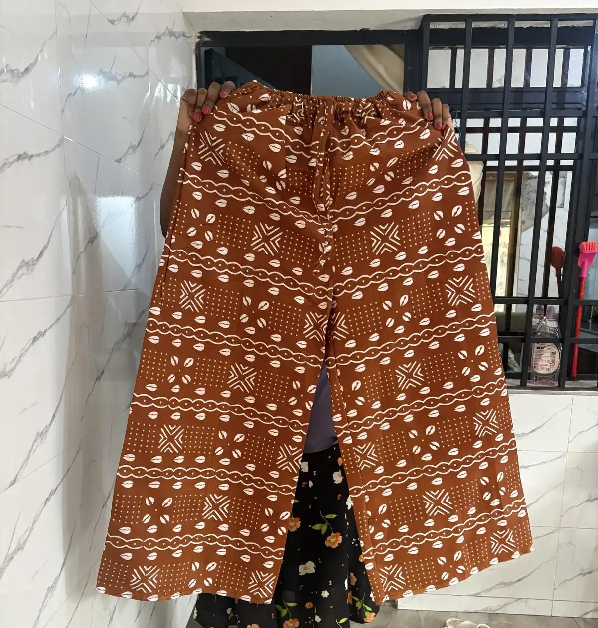 Pantalon et robe motif Ankara