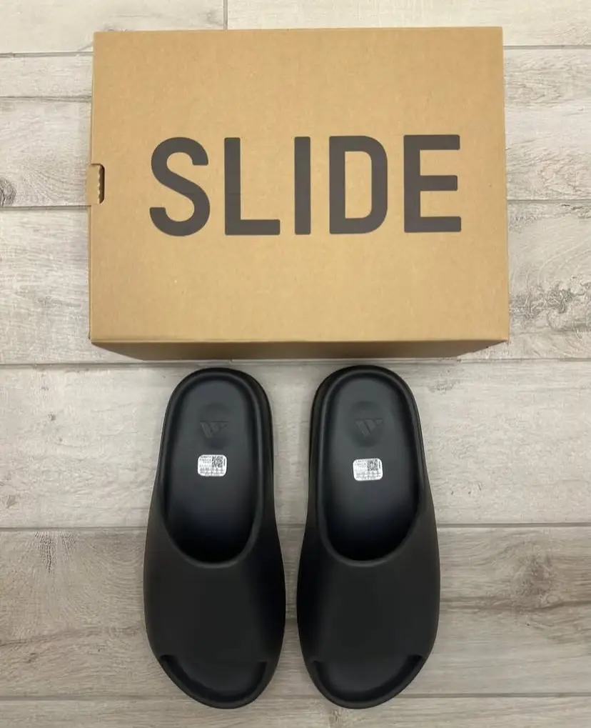 Yeezy Slide Noire